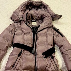 Size 6 girls Sam soho mid length with belt.  Excellent used condition